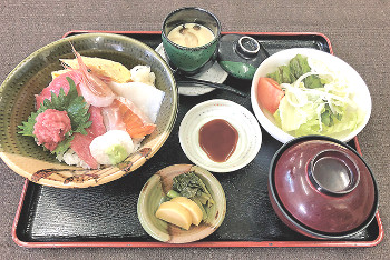 ▲海鮮丼(1380円)