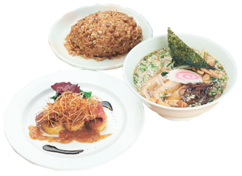 ▲上から時計回りにチャーハン、げんこつラーメン、宴会料理の一例