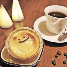 ▲ご機嫌チーズケーキと自家焙煎ブレンドコーヒーのセット(同650円)