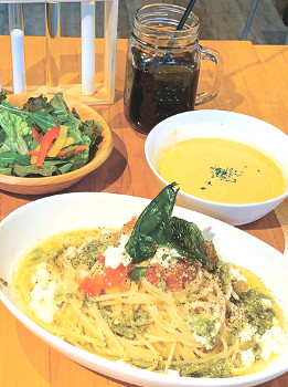 ▲ランチメニューからパスタの「マルゲリータ」(1500円)