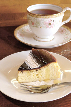 ▲濃厚かつ口どけの良い「自家製バスクチーズケーキ」(400円)もお薦め