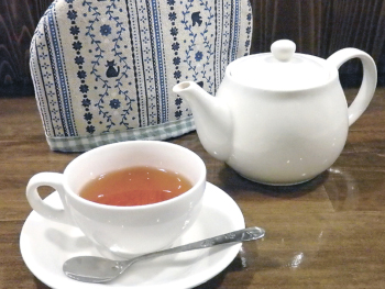 ▲「おすすめ紅茶 ダージリンとアッサムのブレンド」(400円)。カップで約3杯分楽しめる