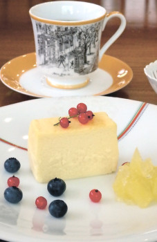 ▲ベイクドチーズケーキとコーヒー