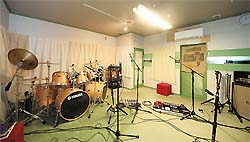 使用例=音楽バンド練習場