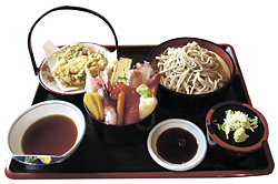 海鮮丼セット(1300円)