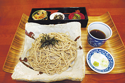 手打ちの「ざるそば」800円(1日20食限定)