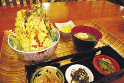 ボリューム満点「岩魚天丼」800円
