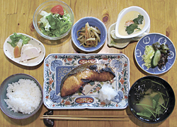 サケの「焼魚定食」1050円