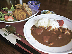 「鹿肉メンチカツカレー」(1296円)