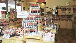 店内には70種以上の商品が並ぶ