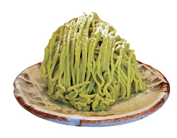 青バツのあん&きな粉と生クリームのハーモニーが絶妙なモンブラン(421円)