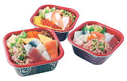 手前から時計回りに「満腹丼」「トロサーモン イクラ丼」「うみ丸丼」