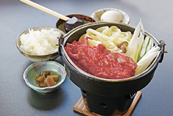 蓼科牛すき焼き御膳(1350円)