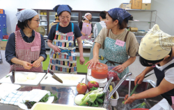 育てた野菜で調理実習