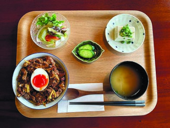 お店・ア・ラ・カルト＝ごはん処&カフェ うまのば