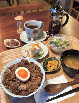 あの店この店＝ごはん処&カフェ うまのば