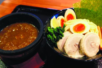 あの店この店＝濃厚伊勢海老つけ麺 海老黒