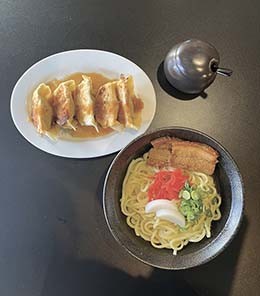 お店・ア・ラ・カルト＝大衆酒場食堂 Nakamura