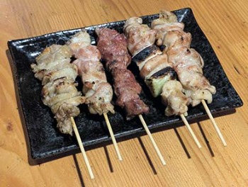 お店・ア・ラ・カルト＝炭火焼き鳥 駒